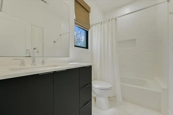 $3,900 | 907 Redd Street, Unit 2, Austin, TX 78745