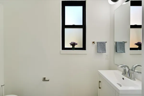 $3,900 | 907 Redd Street, Unit 2, Austin, TX 78745
