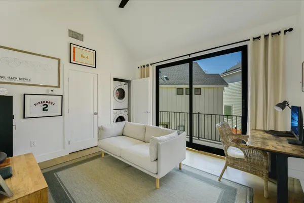 $3,900 | 907 Redd Street, Unit 2, Austin, TX 78745