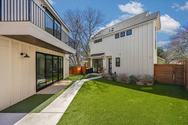 $3,900 | 907 Redd Street, Unit 2, Austin, TX 78745