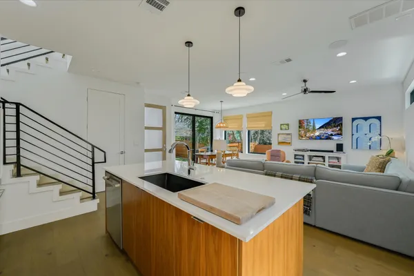 $3,900 | 907 Redd Street, Unit 2, Austin, TX 78745