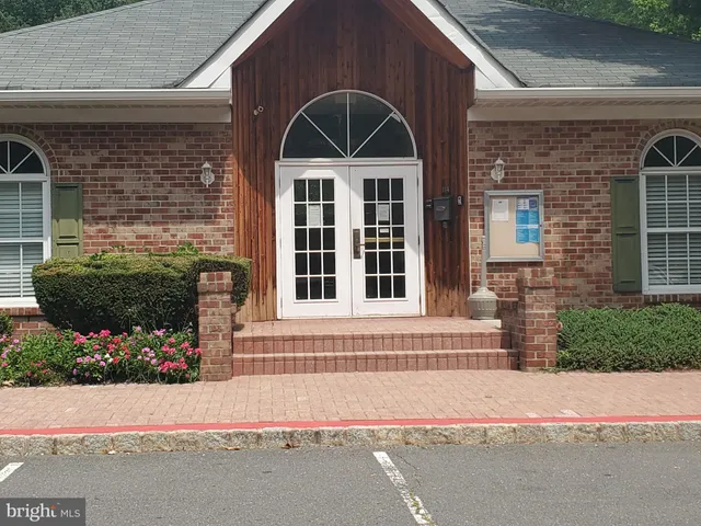 $315,000 | 75 Chambord Court, Hamilton, NJ 08619