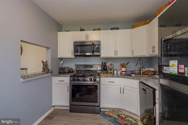 $315,000 | 75 Chambord Court, Hamilton, NJ 08619