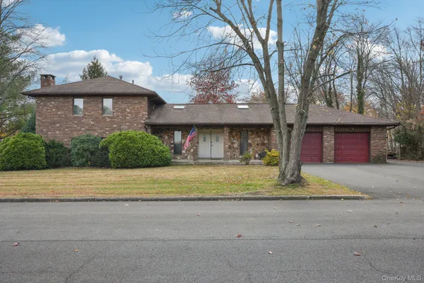 $790,000 | 24 Brenda Lane, Bardonia, NY 10954