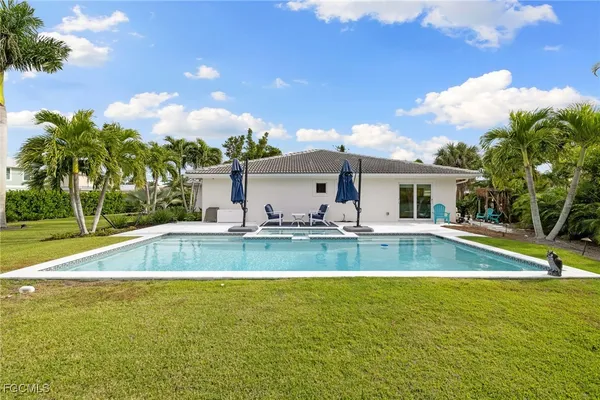 $1,495,000 | 979 Whelk Drive, Sanibel, FL 33957