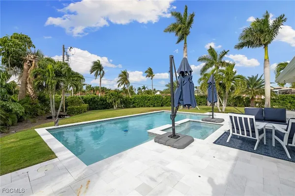 $1,495,000 | 979 Whelk Drive, Sanibel, FL 33957