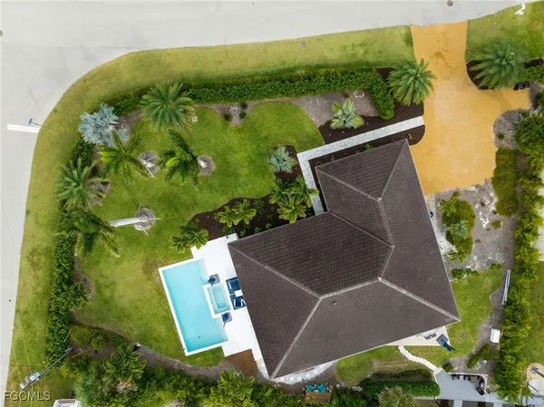 $1,495,000 | 979 Whelk Drive, Sanibel, FL 33957