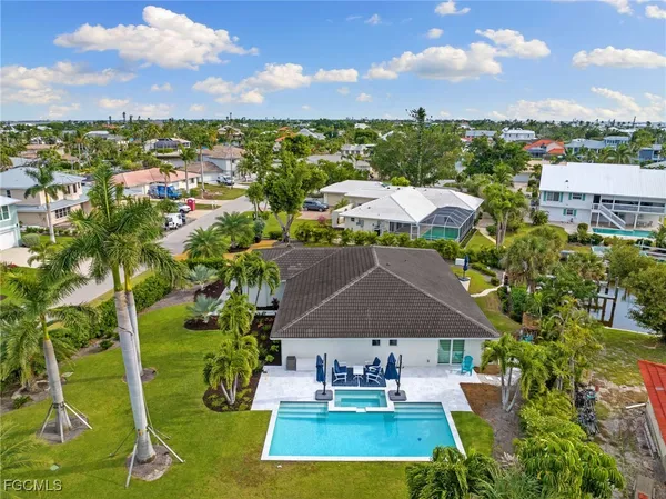 $1,495,000 | 979 Whelk Drive, Sanibel, FL 33957