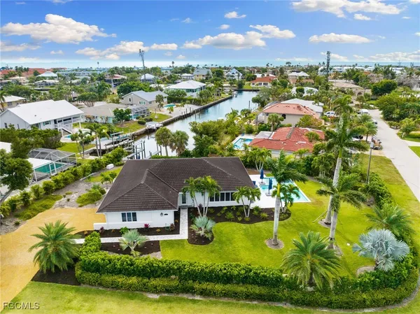 $1,495,000 | 979 Whelk Drive, Sanibel, FL 33957