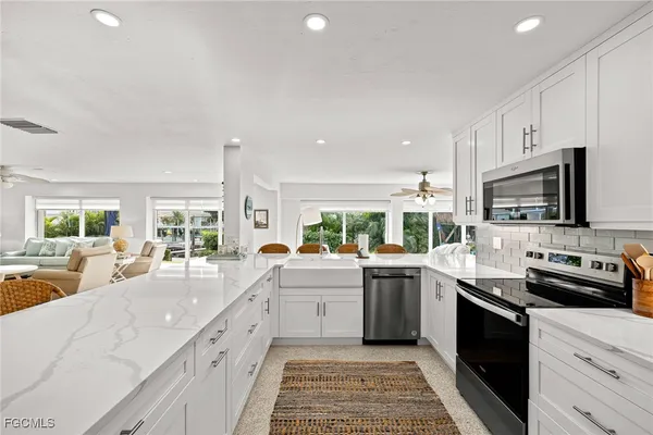 $1,495,000 | 979 Whelk Drive, Sanibel, FL 33957