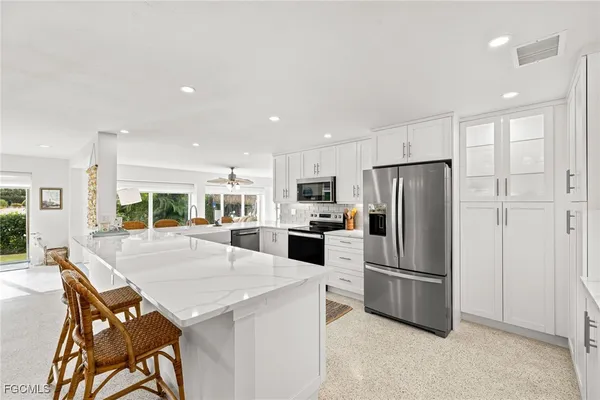 $1,495,000 | 979 Whelk Drive, Sanibel, FL 33957