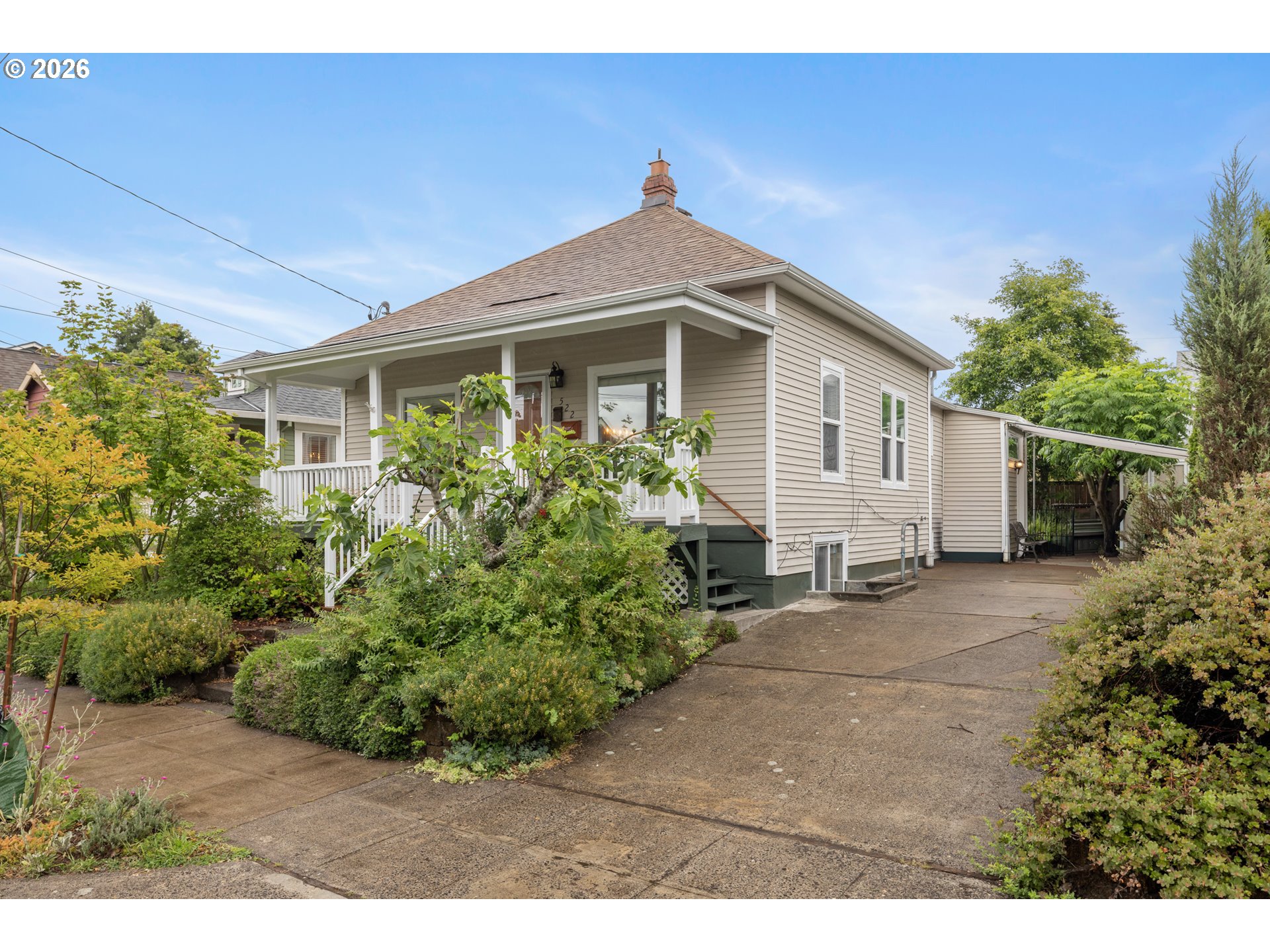 522 Northeast Sumner Street Portland, OR 97211 - Photo 2 of 42