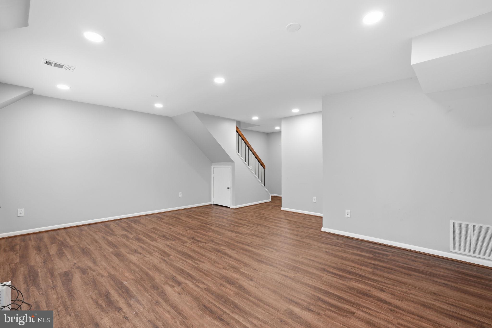 11825 Coopers Court Reston, VA 20191 - Photo 12 of 35 Recreation Room