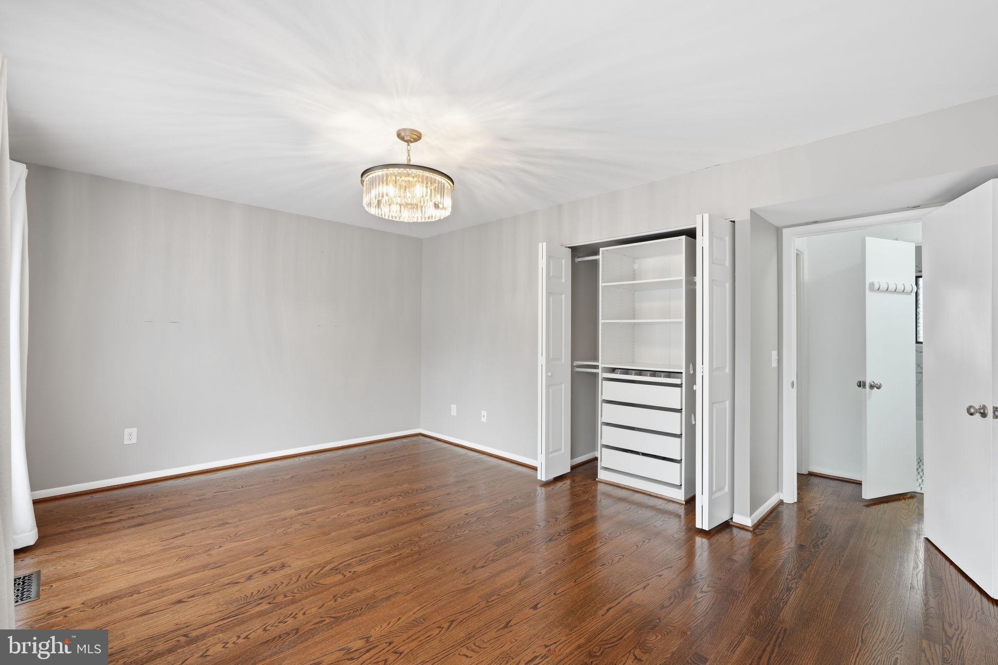 11825 Coopers Court Reston, VA 20191 - Photo 19 of 35 Primary Bedroom