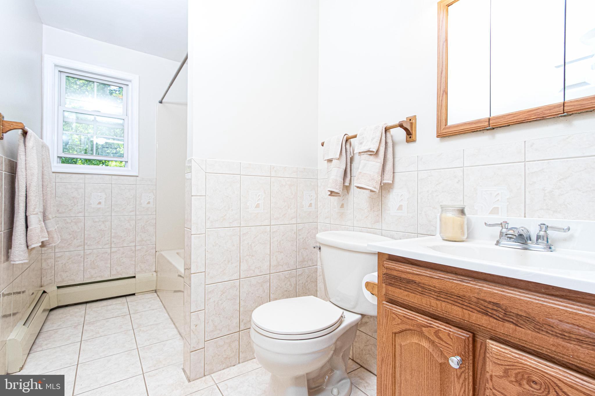 1500 Ross Road Bel Air, MD 21014 - Photo 35 of 62 Full hall bath w oak vanity & medicine cabinet
