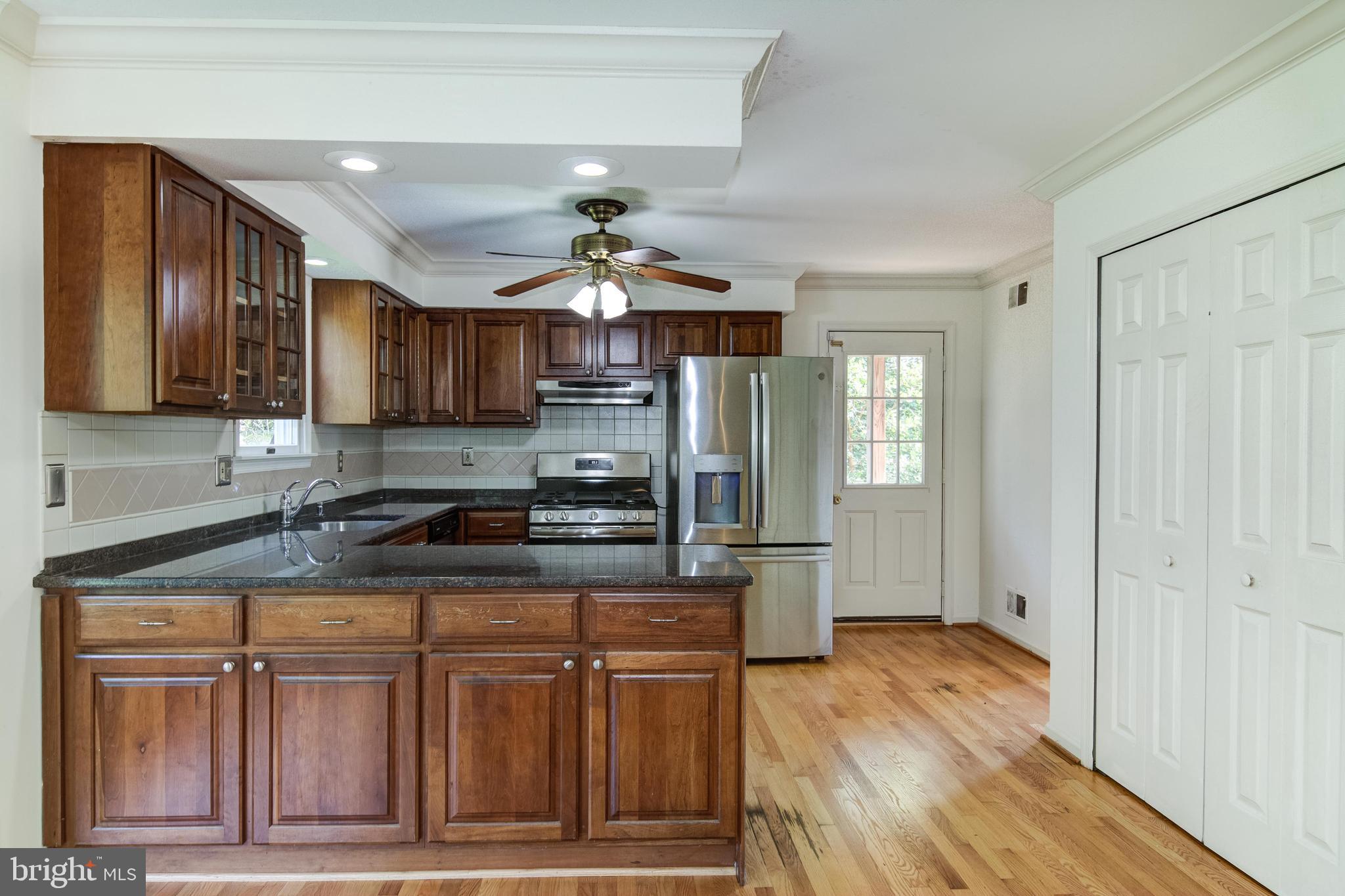 1402 Pleasant View Road Tuscarora, MD 21790 - Photo 19 of 66 Main Level Kitchen