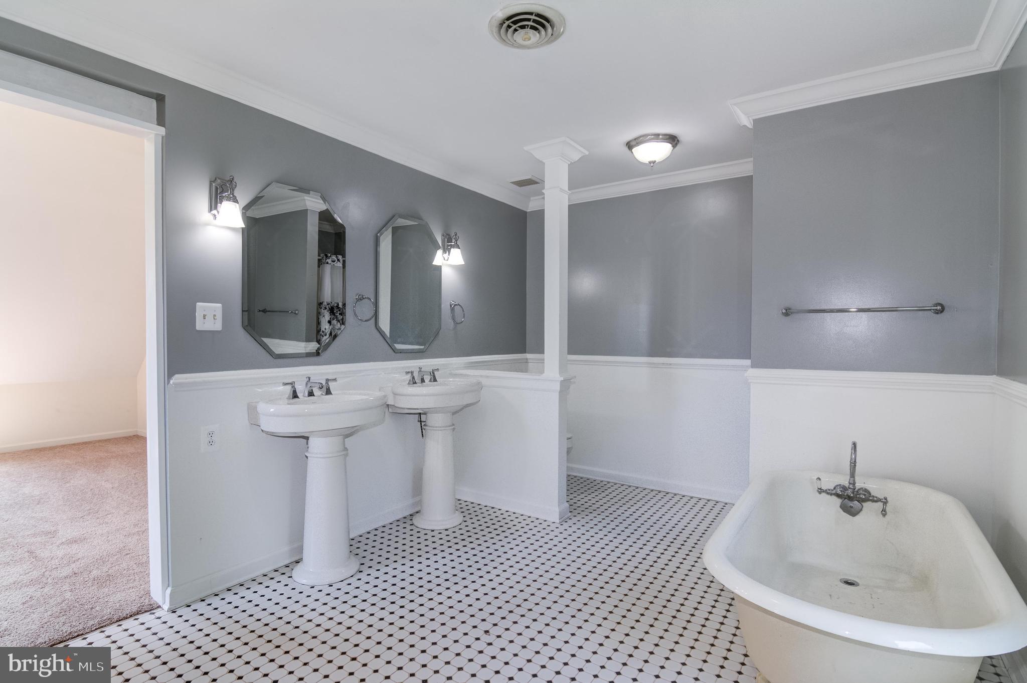 1402 Pleasant View Road Tuscarora, MD 21790 - Photo 33 of 66 Upper Level Master Bathroom