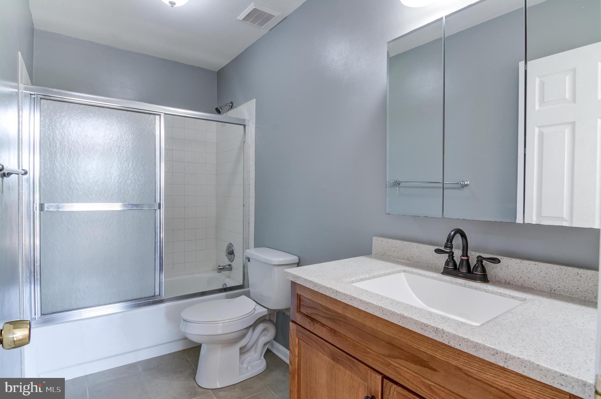 1402 Pleasant View Road Tuscarora, MD 21790 - Photo 42 of 66 Upper Level Shared Bathroom
