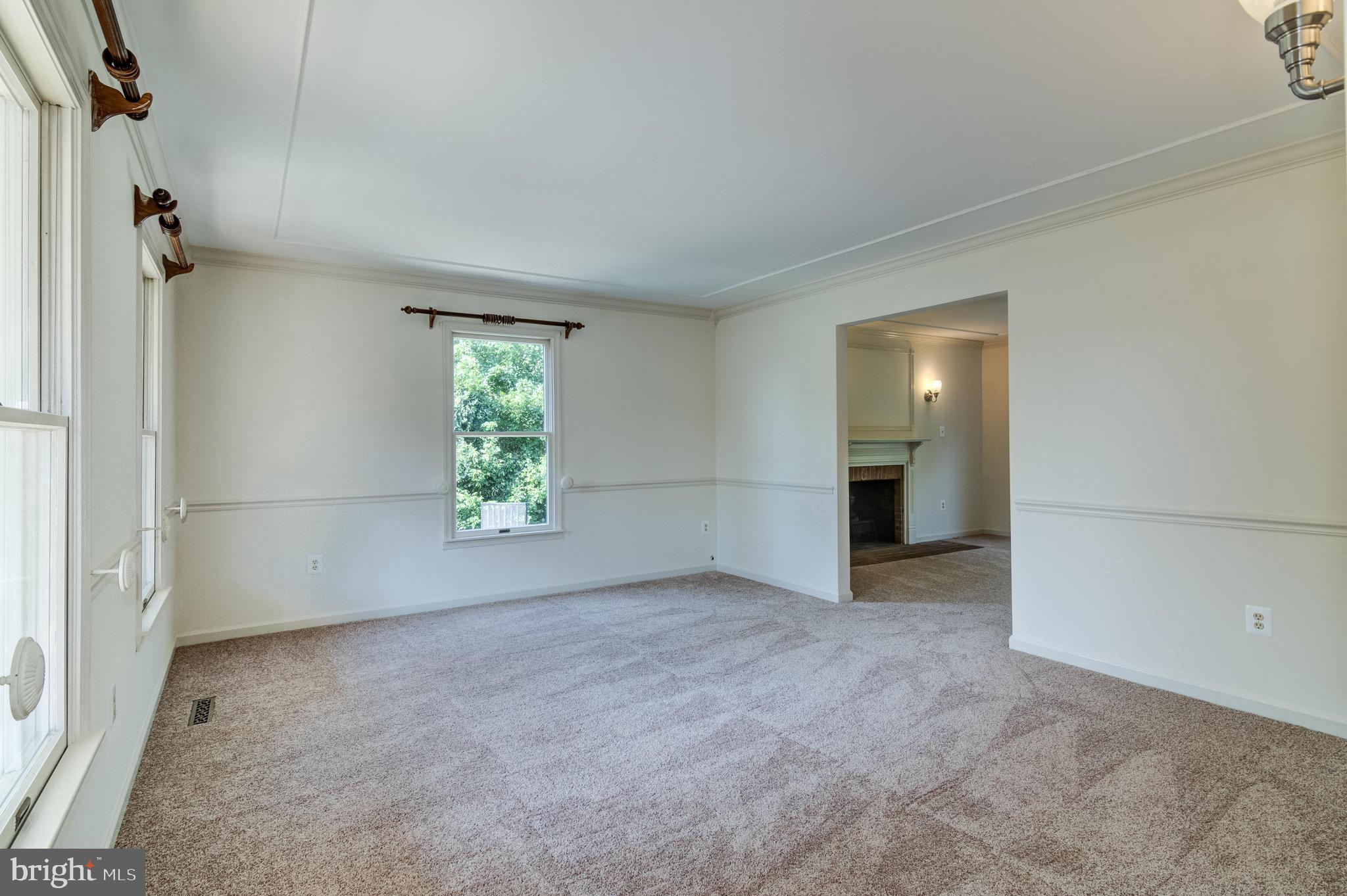 1402 Pleasant View Road Tuscarora, MD 21790 - Photo 9 of 66 Main Level Living Room
