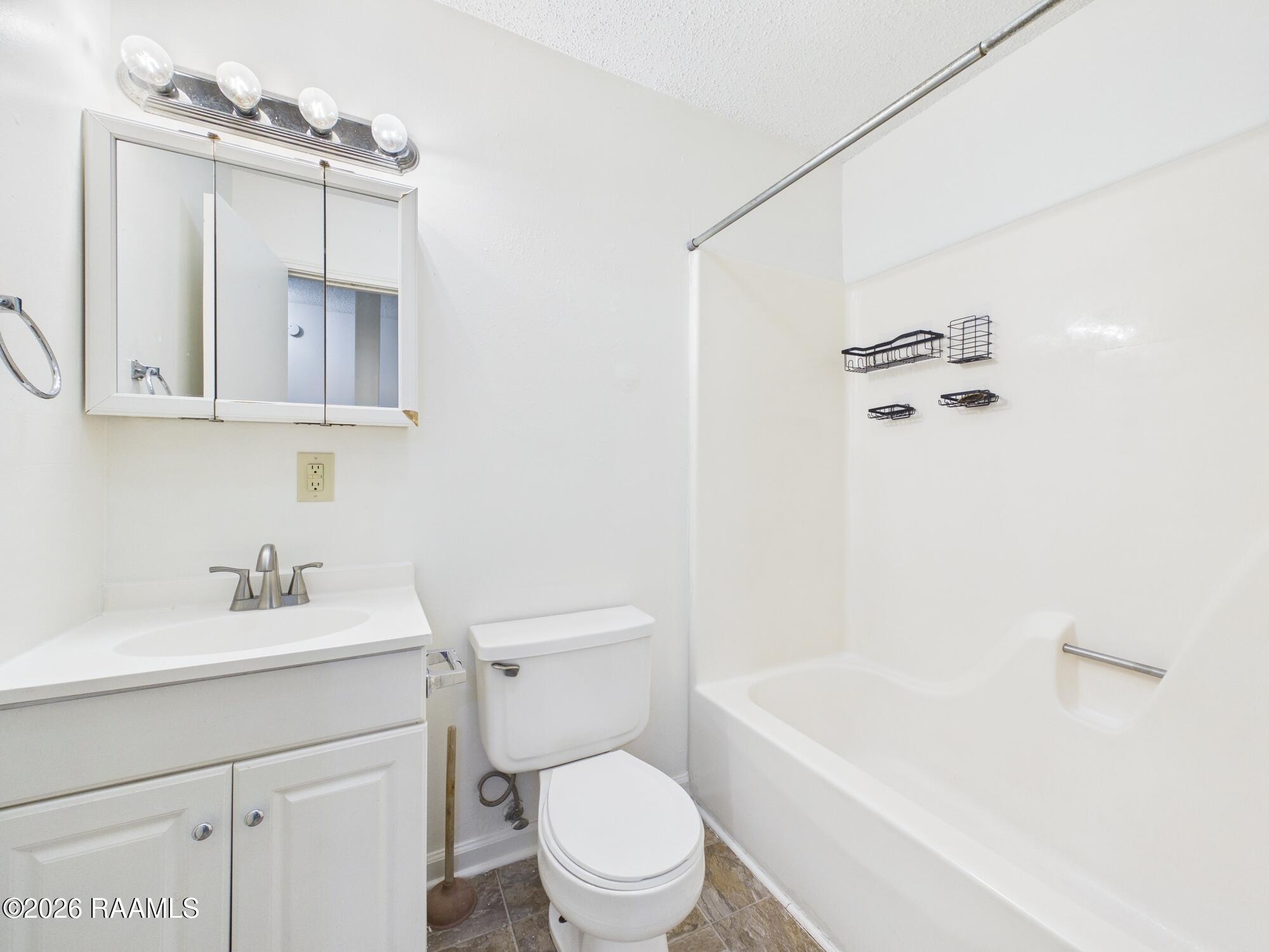 103 Country, Unit A Lafayette, LA 70508 - Photo 16 of 18 CAM06261G6-PR0013-STILL011