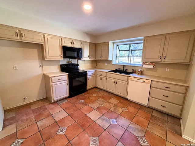 $2,300 | 514 Fossel Pass Street, San Antonio, TX 78260