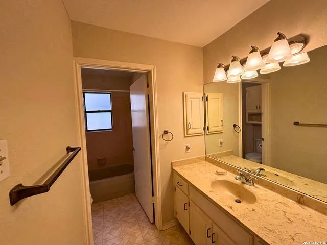 $2,300 | 514 Fossel Pass Street, San Antonio, TX 78260