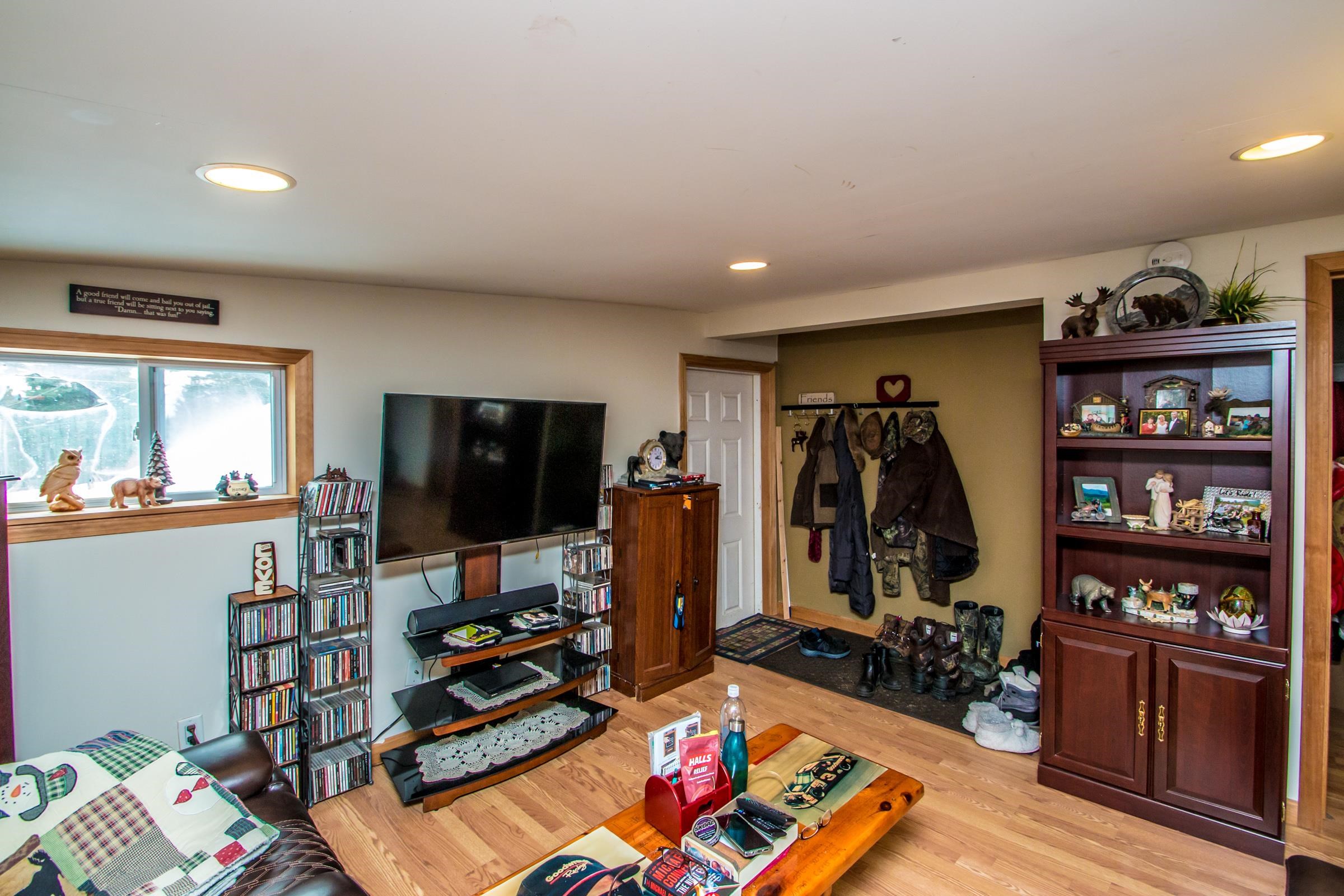 282 Jefferson Road Whitefield, NH 03598 - Photo 12 of 38