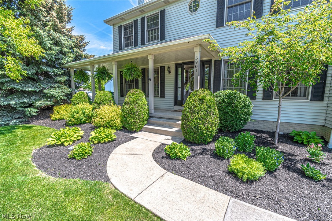 5901 Oak Point Road Lorain, OH 44053 - Photo 2 of 35 Gallery Image 2