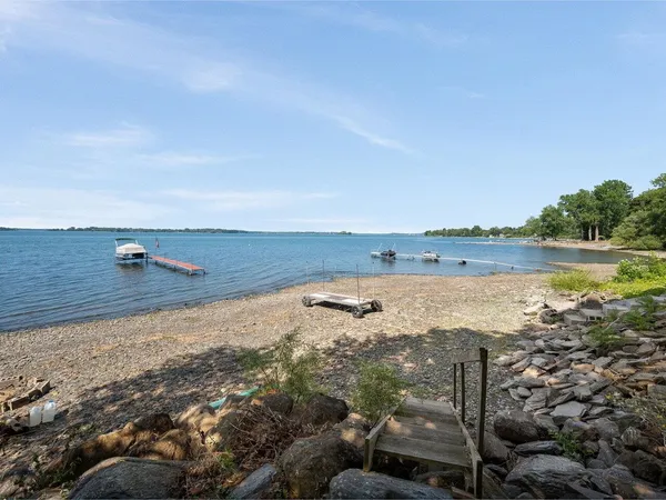 $299,000 | 33 Campano Drive, Georgia, VT 05478