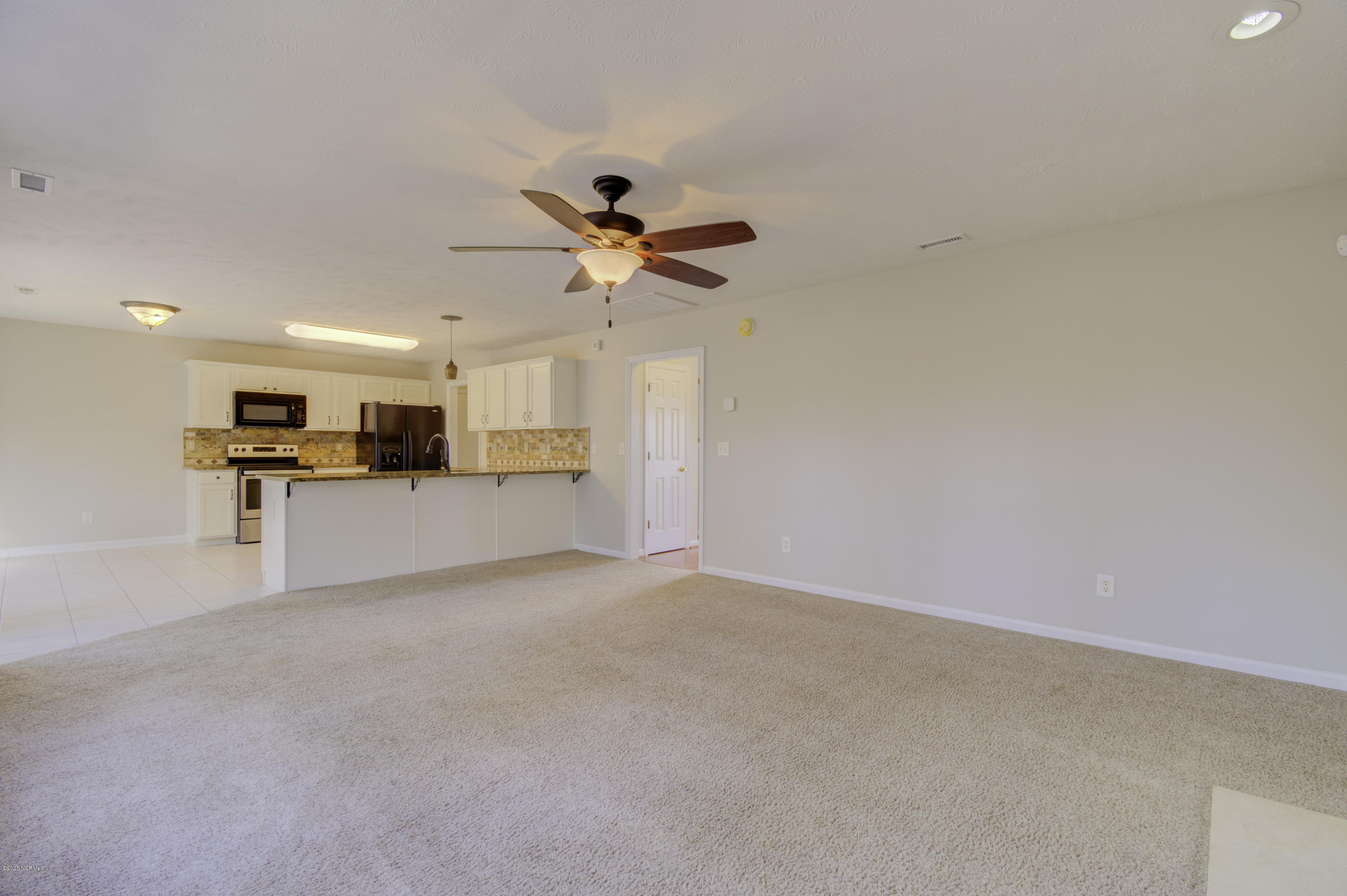 263 Rutherford Way Jacksonville, NC 28540 - Photo 11 of 38 Living room