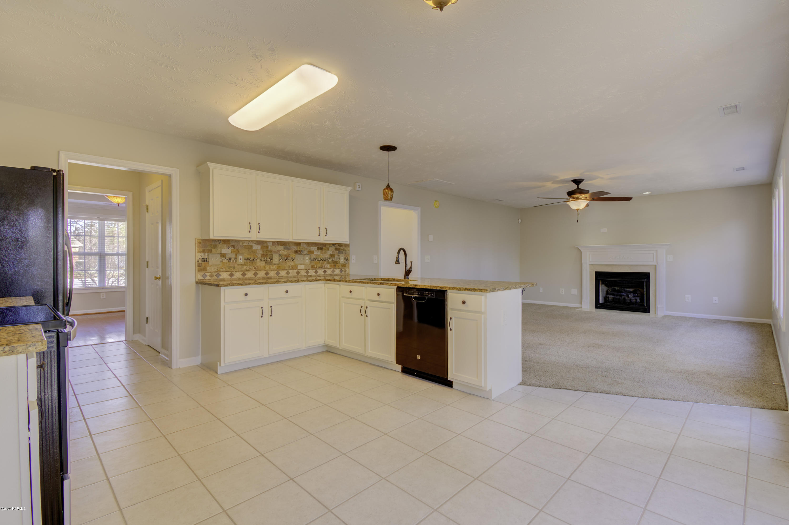 263 Rutherford Way Jacksonville, NC 28540 - Photo 14 of 38 Eat in kitchen
