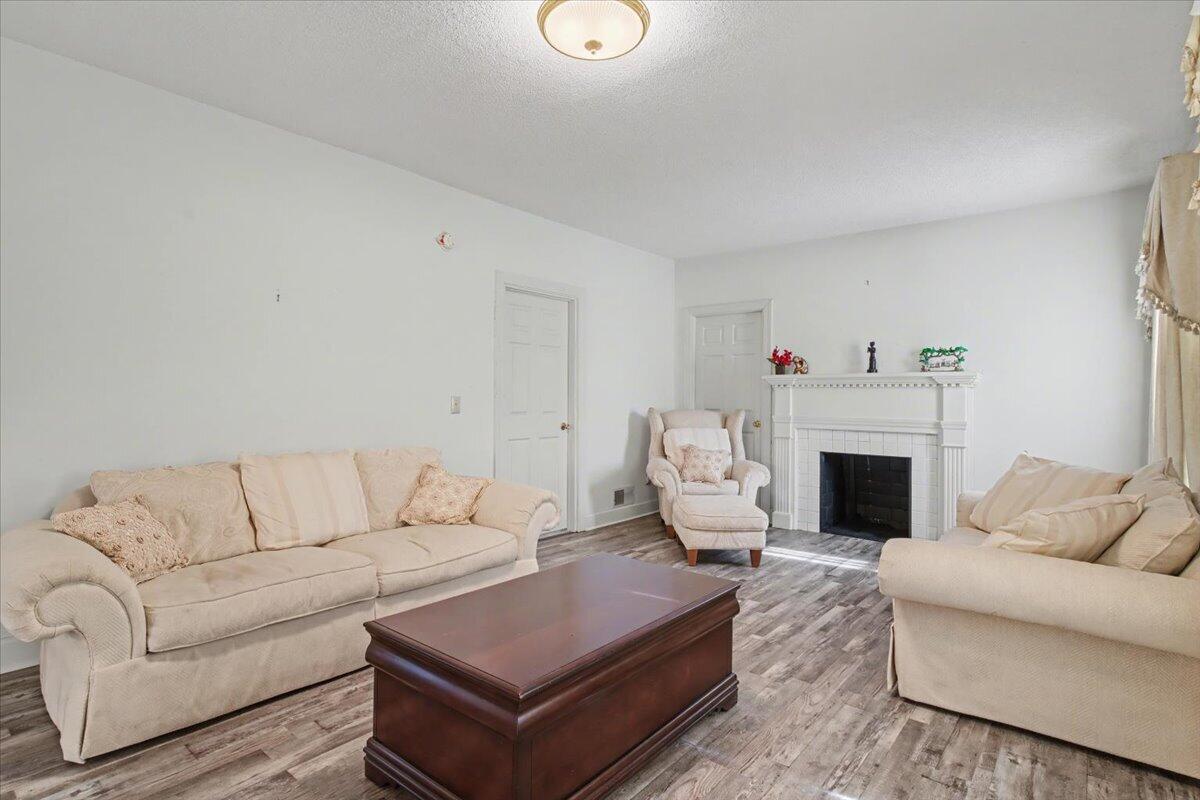 900 Naples Avenue Cayce, SC 29033 - Photo 12 of 47