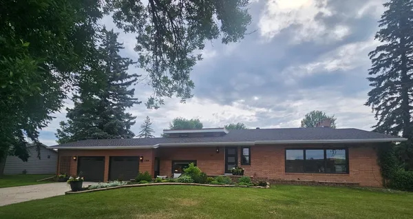 $481,000 | 1310 4th Street North, Wahpeton, ND 58075