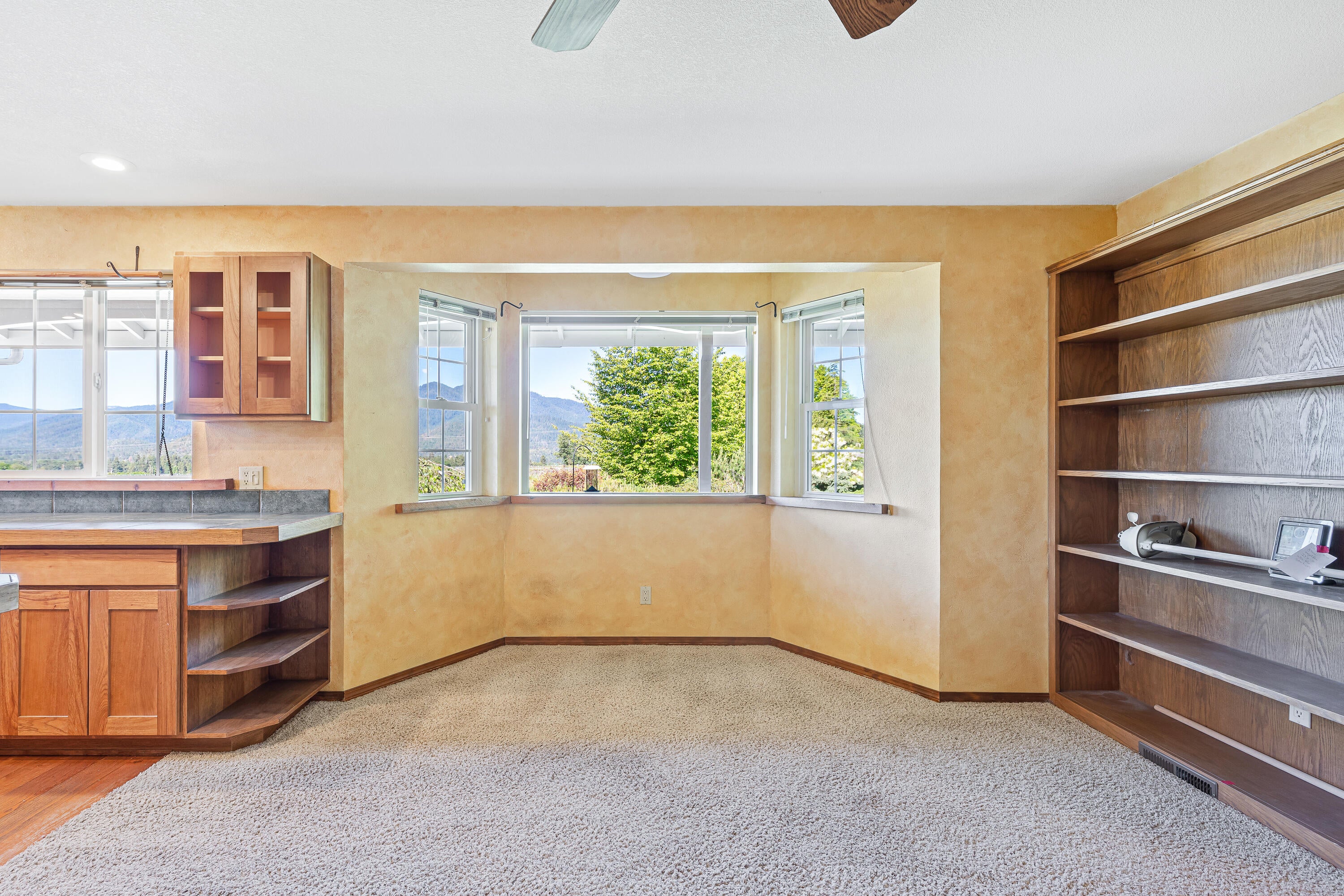 1494 Kubli Road Grants Pass, OR 97527 - Photo 11 of 67 9R9A3998