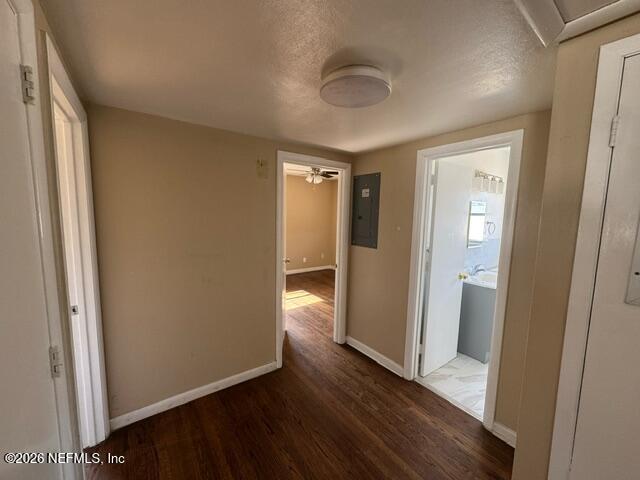 845 Acapulco Road Jacksonville, FL 32216 - Photo 4 of 13 845 Acapulco- Hallway