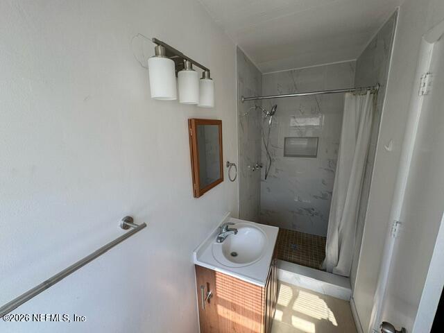 845 Acapulco Road Jacksonville, FL 32216 - Photo 6 of 13 845 Acapulco- Bathroom