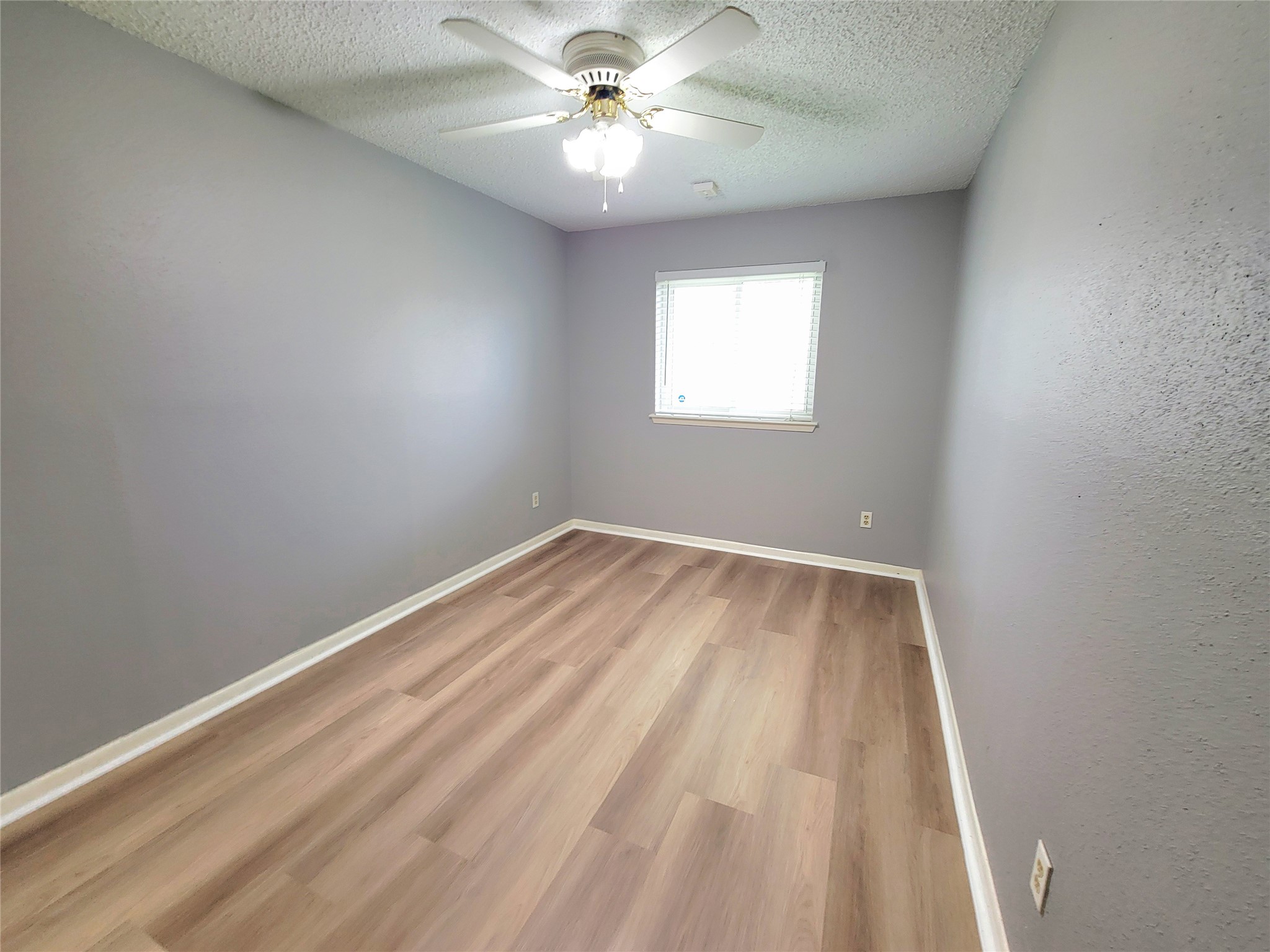 3923 Issacks Way Sugar Land, TX 77479 - Photo 5 of 10 2nd bedroom.