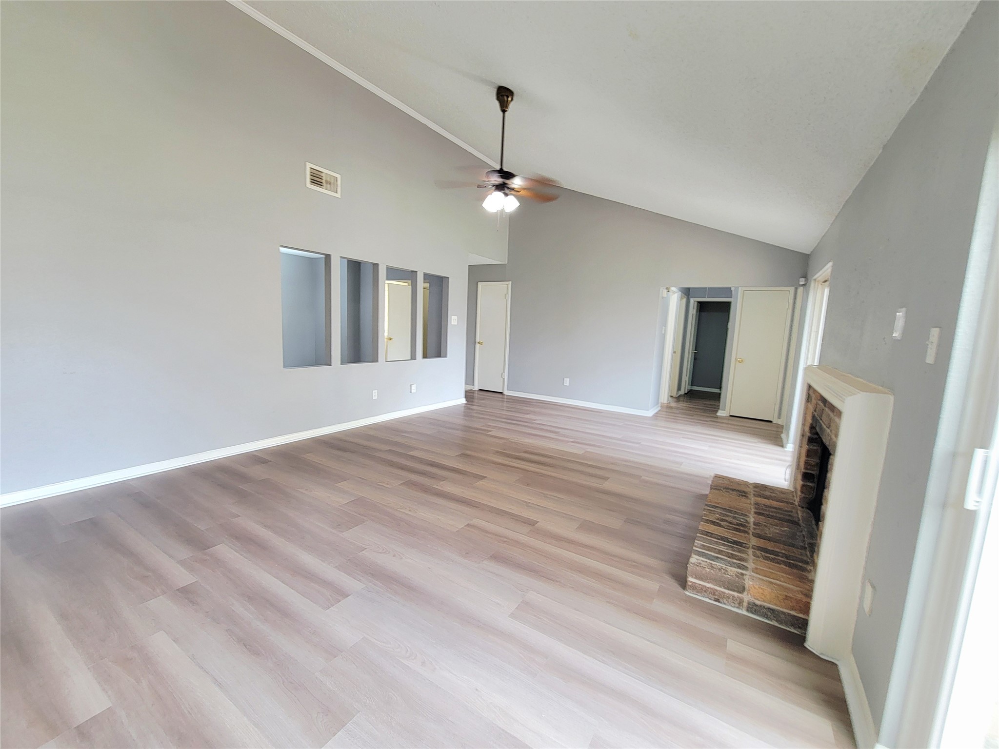 3923 Issacks Way Sugar Land, TX 77479 - Photo 8 of 10 Family room.