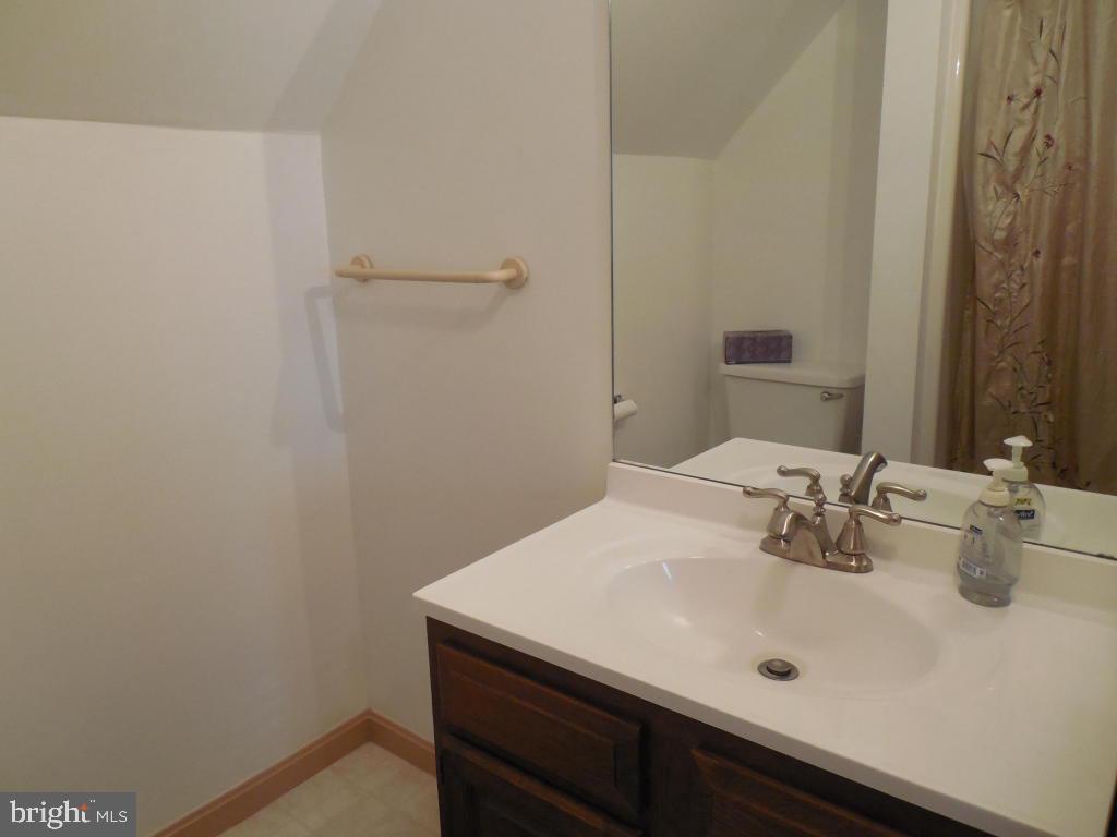 211 Queens Gate Road Lititz, PA 17543 - Photo 12 of 19