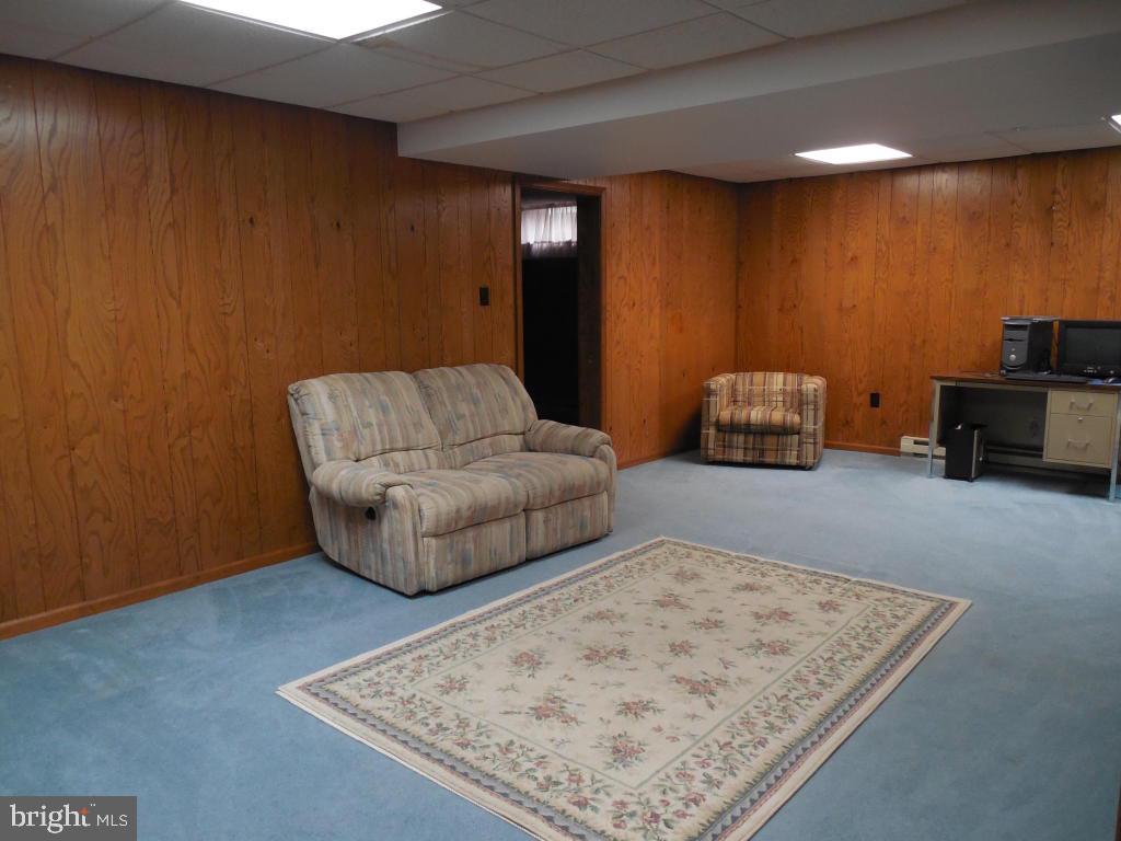 211 Queens Gate Road Lititz, PA 17543 - Photo 13 of 19