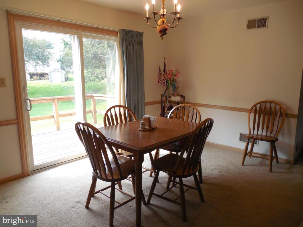 211 Queens Gate Road Lititz, PA 17543 - Photo 4 of 19
