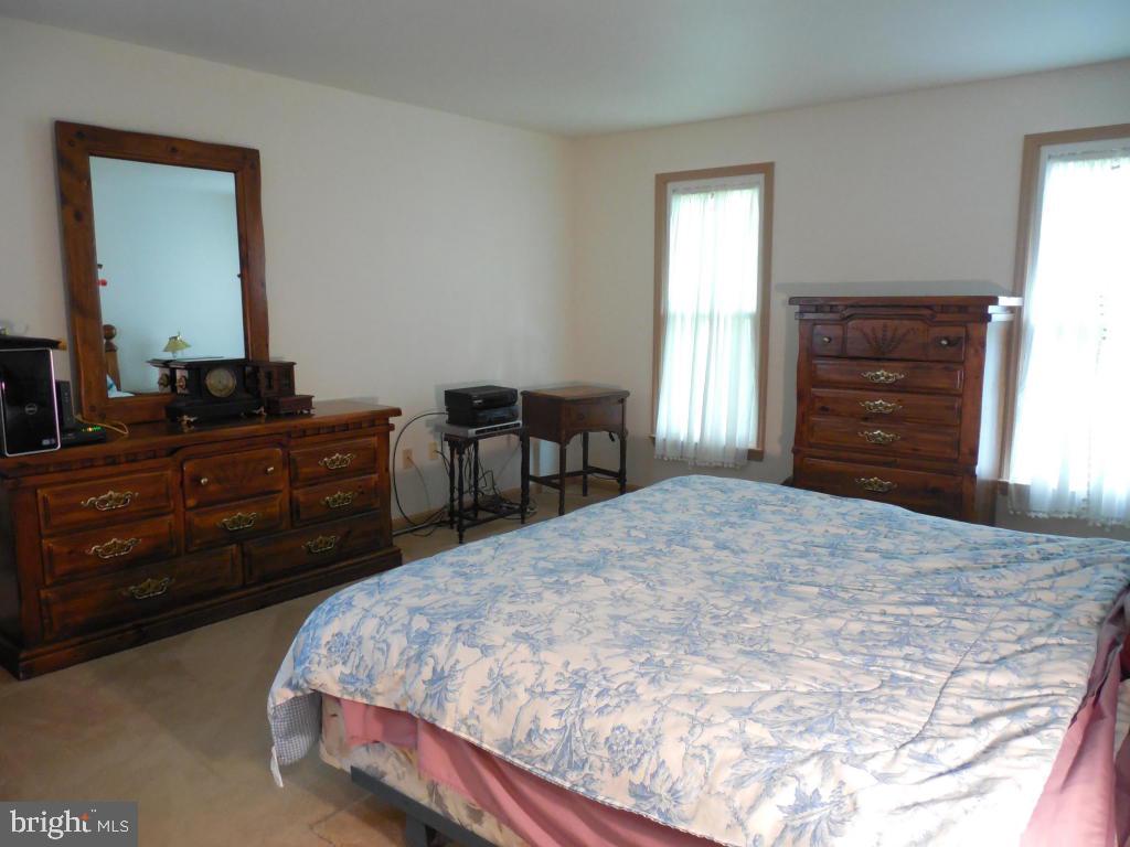 211 Queens Gate Road Lititz, PA 17543 - Photo 7 of 19