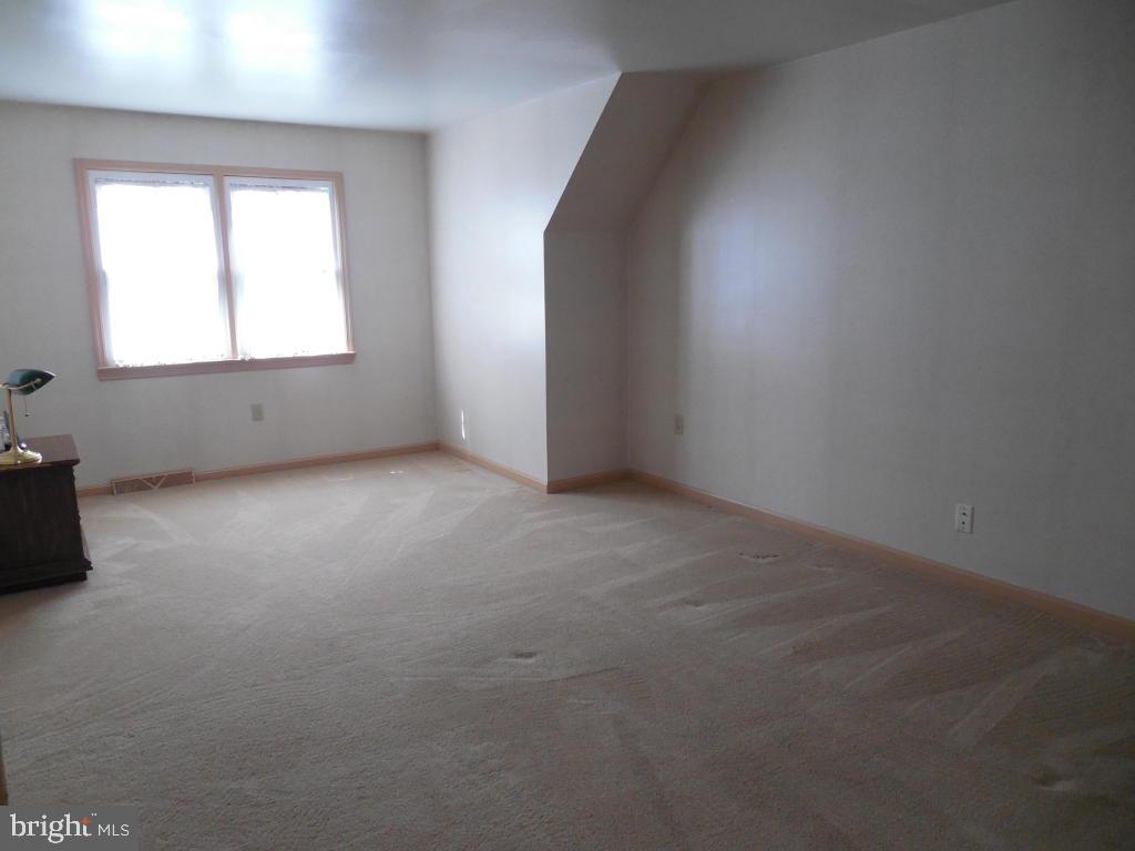211 Queens Gate Road Lititz, PA 17543 - Photo 9 of 19