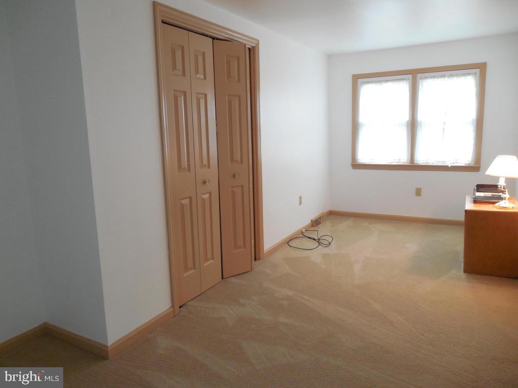 211 Queens Gate Road Lititz, PA 17543 - Photo 10 of 19