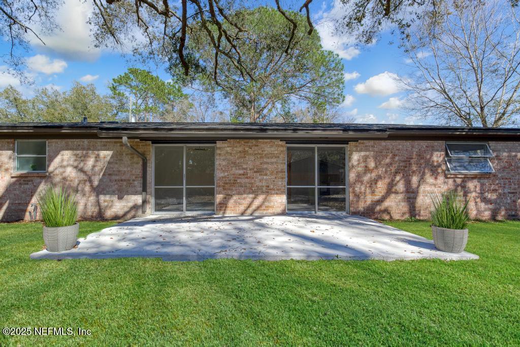 9520 Pickwick Drive Jacksonville, FL 32257 - Photo 40 of 47 Backyard 1 of 4