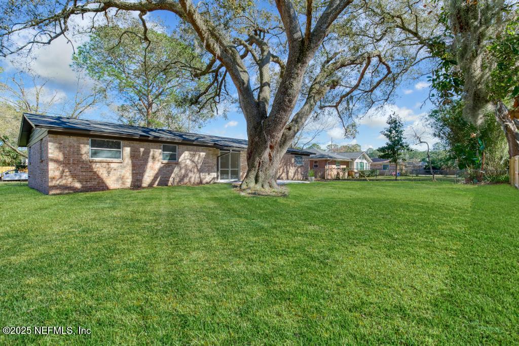 9520 Pickwick Drive Jacksonville, FL 32257 - Photo 41 of 47 Backyard 2 of 4