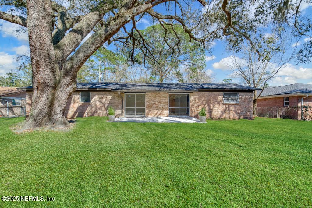 9520 Pickwick Drive Jacksonville, FL 32257 - Photo 43 of 47 Backyard 3 of 4