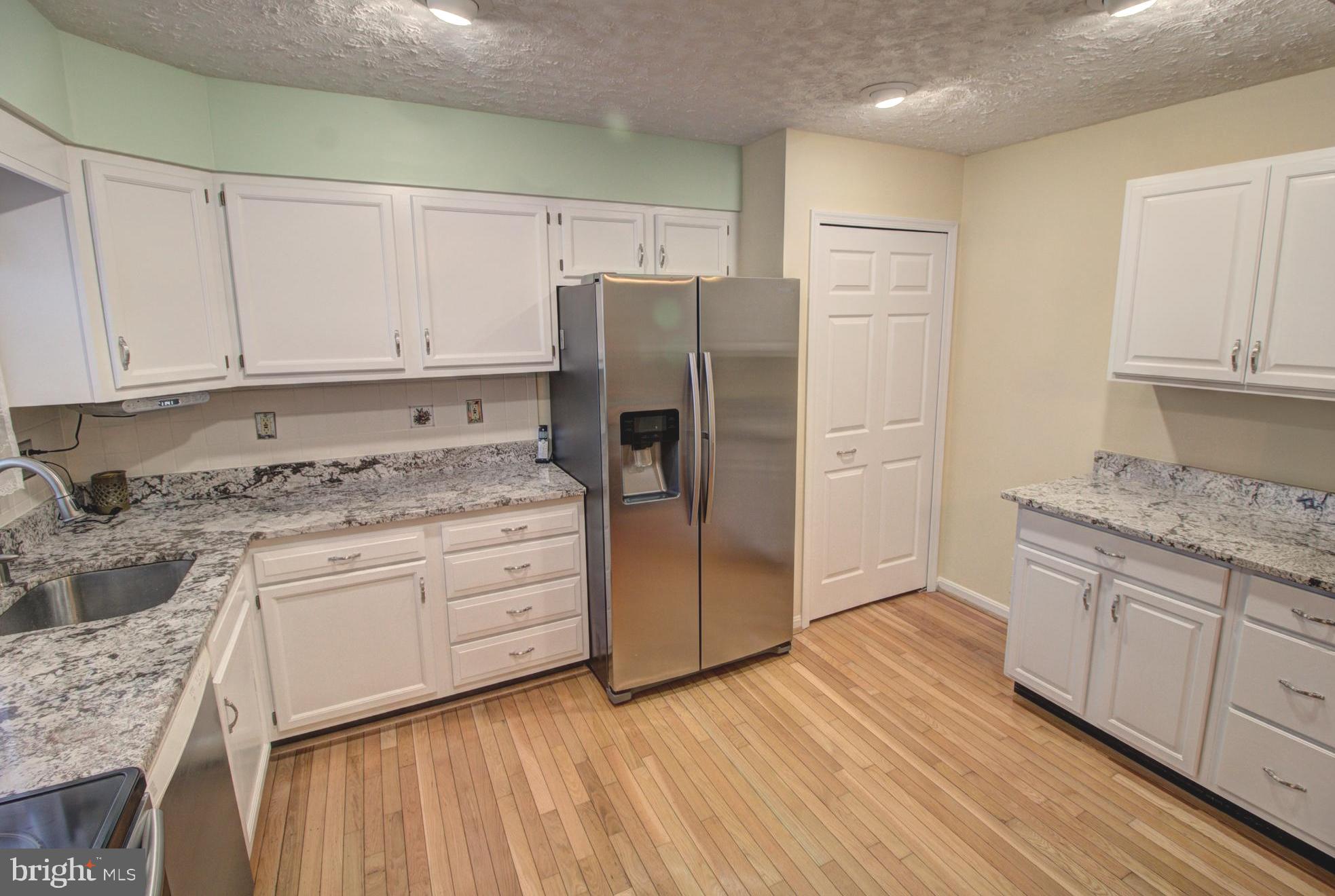 2018 Oak Lodge Road Baltimore, MD 21228 - Photo 6 of 38 Gallery Image 6