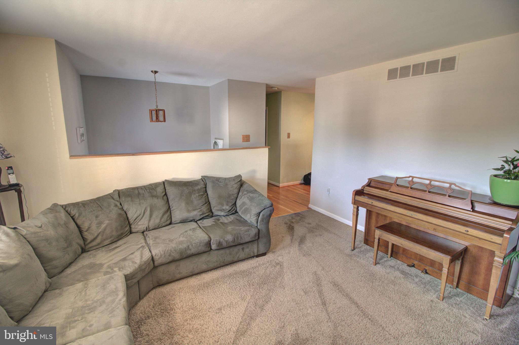 2018 Oak Lodge Road Baltimore, MD 21228 - Photo 9 of 38 Gallery Image 9
