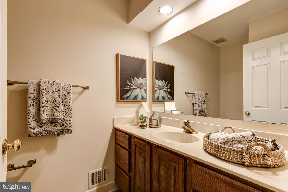 2277 Crows Nest Lane Reston, VA 20191 - Photo 11 of 35